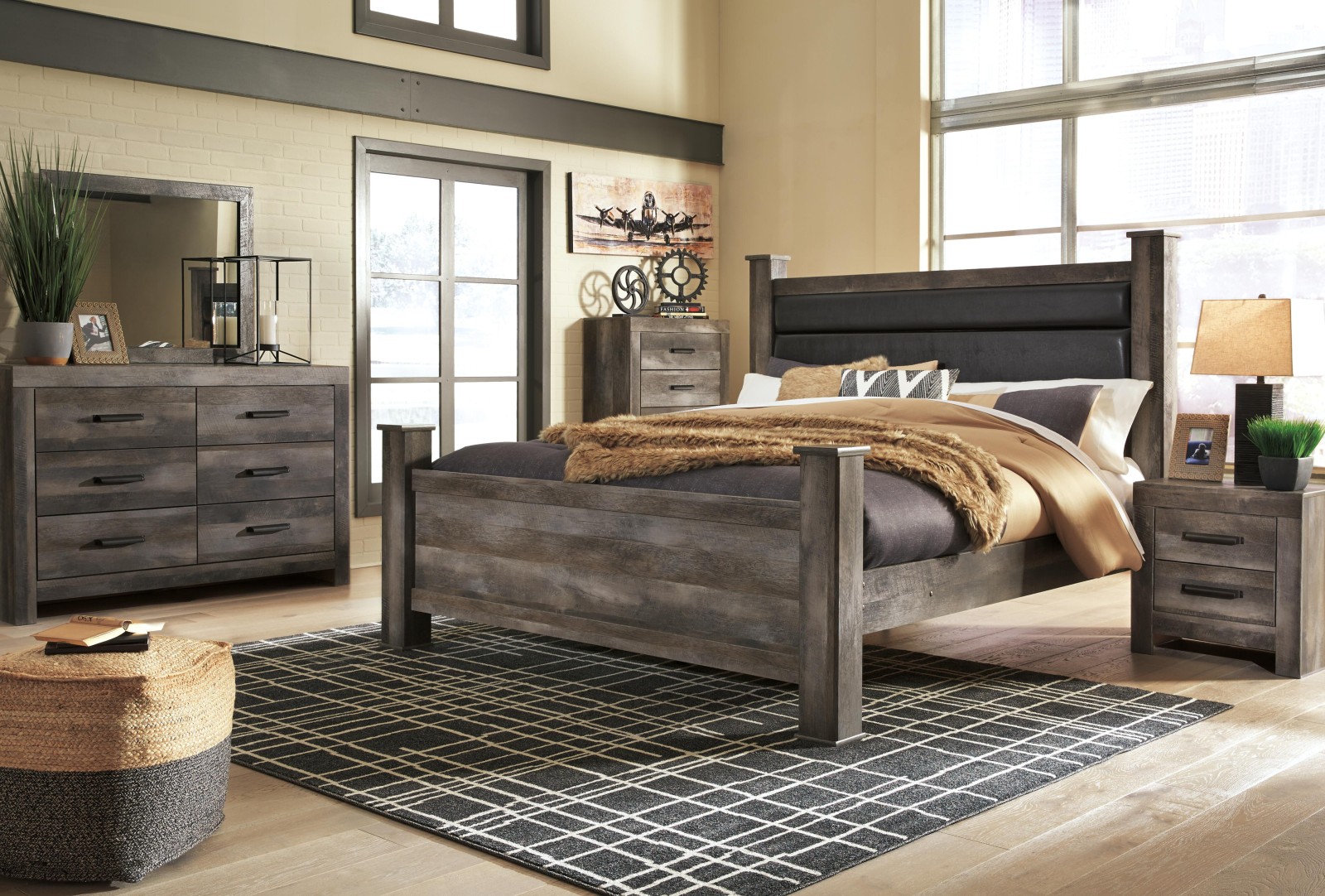 8 pc Wynnlow King Bedroom Set