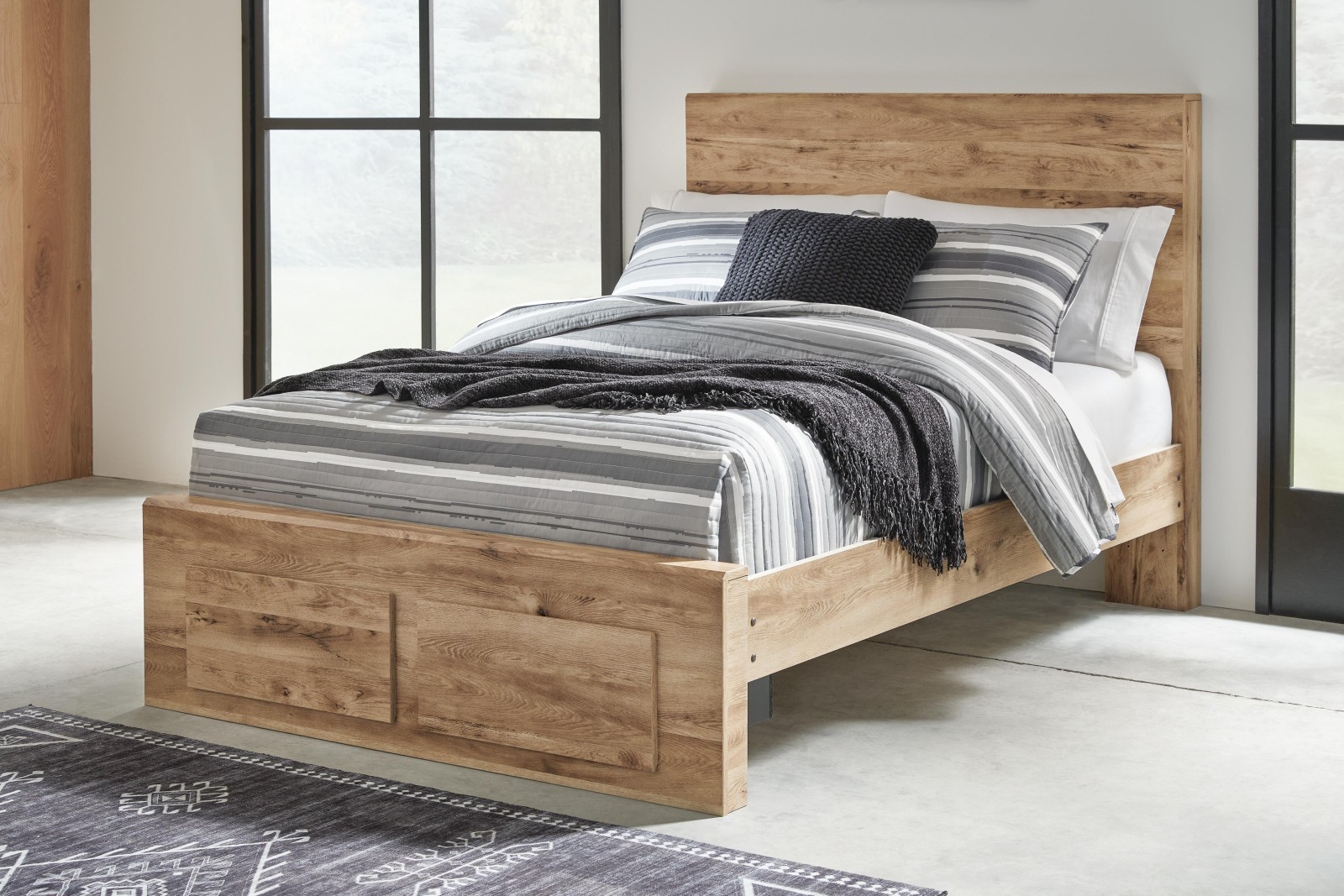 Hyanna Full Panel Storage Bed
