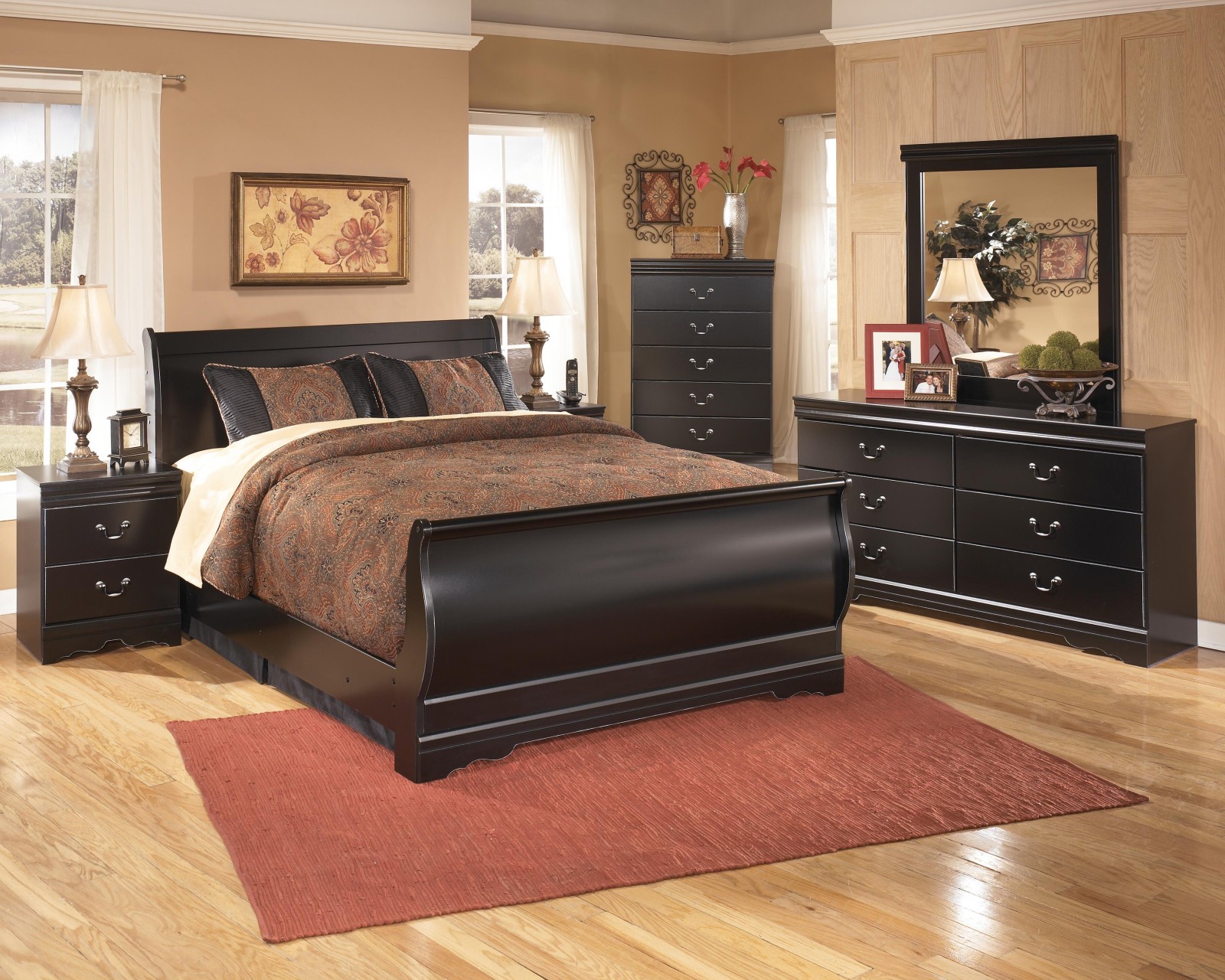 5 pc Huey Vineyard Queen Bedroom Set