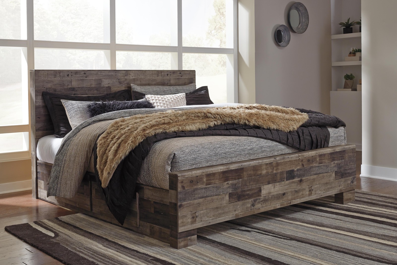 Derekson King Panel Bed with 2 Side Storage