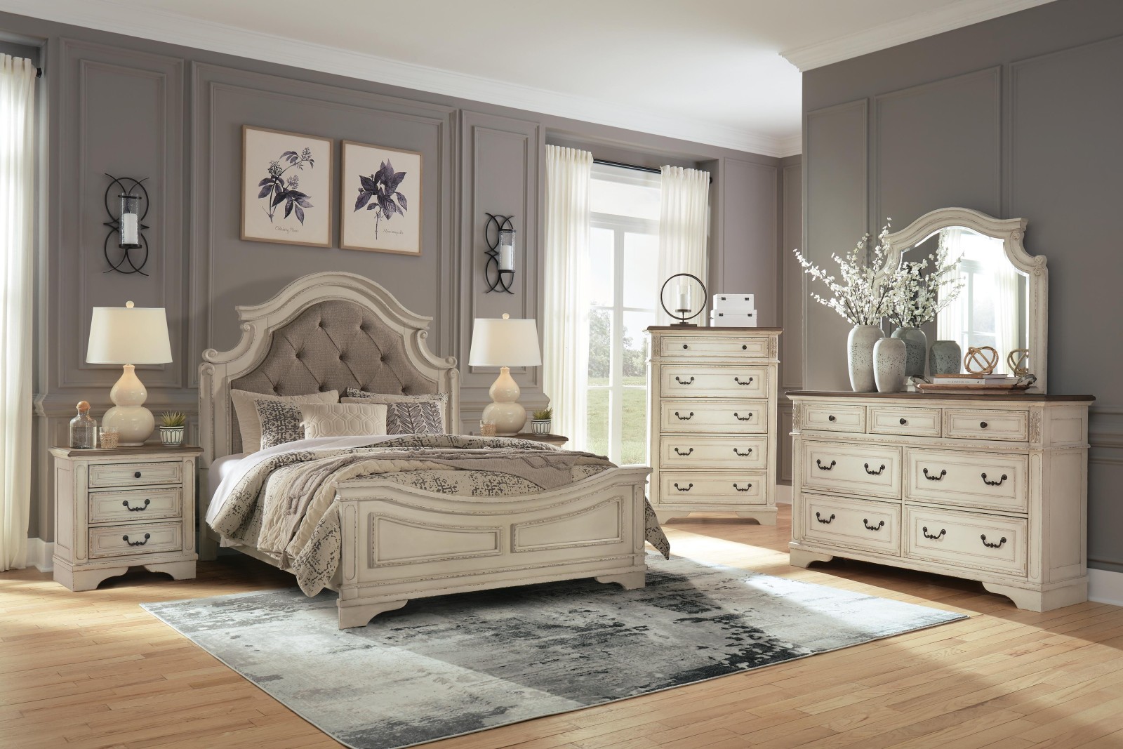 7 pc Realyn Queen Bedroom Set