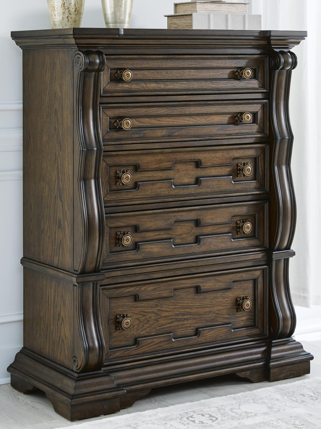 Maylee Chest of Drawers